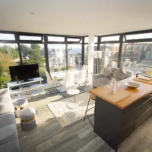 * Panoramic Penthouse With Sea & Views Bournemouth